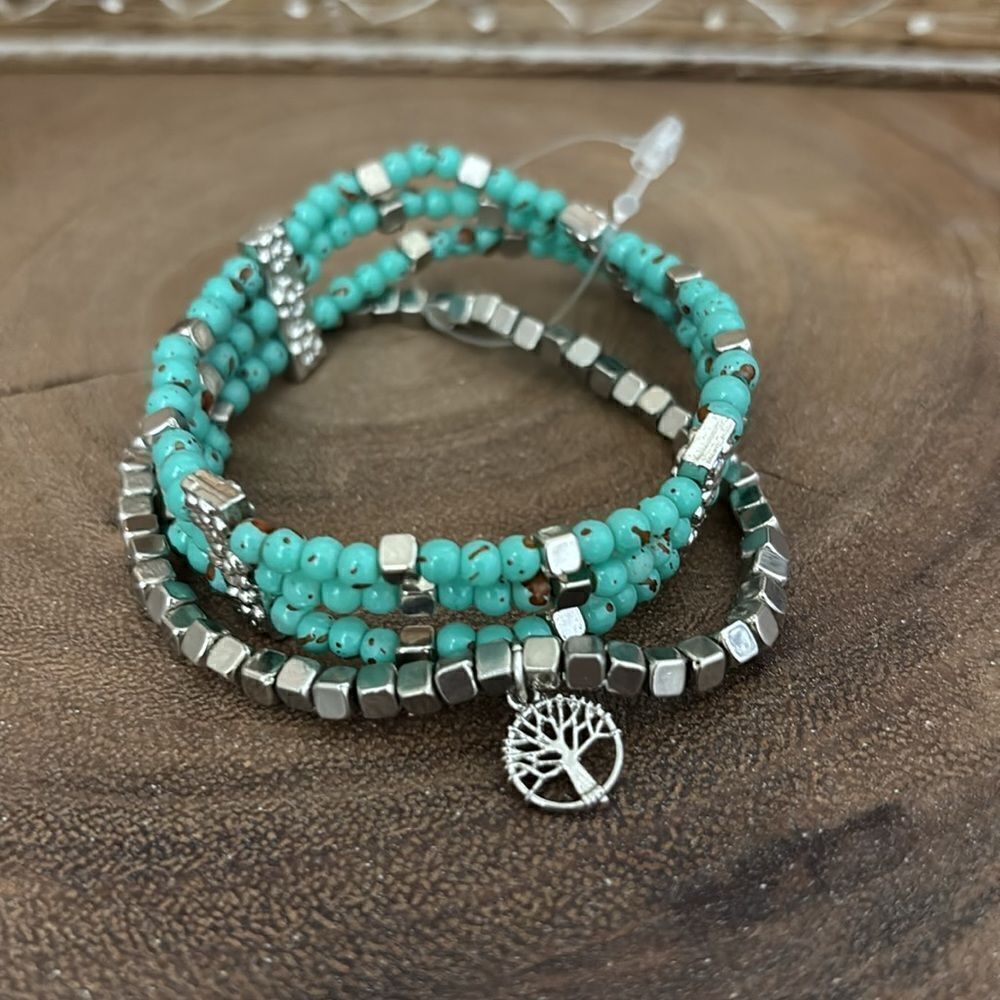 Myra Naida’s Cove Bracelet - Picture 5 of 8